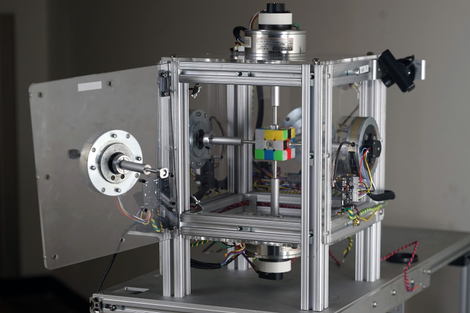 Illustration for article titled Watch This Machine Solve a Rubik's Cube Faster Than My Jaw Can Drop